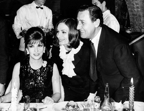 Gina Lollobrigida, Alberto Sordi and Rossella Falk.