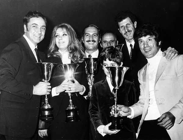 Paolo Carlini, Marina Malfatti, Nino Manfredi, Luca Manfredi, Ciccio Ingrassia and Franco Franchi.