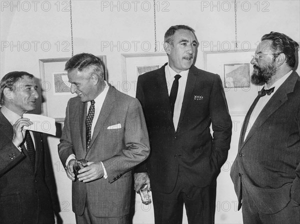 Gabriele Baldini, Anthony Quinn, Renato Rascel and Stanley Kramer.