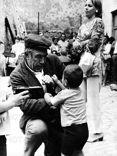 Anthony Quinn With Sons And Wife Jolanda Addolori.