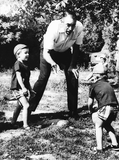 Anthony Quinn With Sons Francesco And Danny.