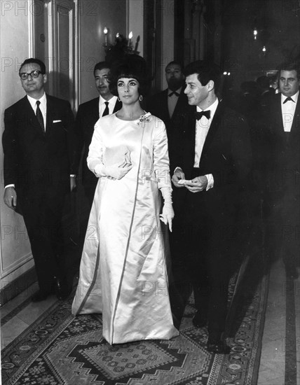 Elizabeth Taylor and Eddie Fisher.