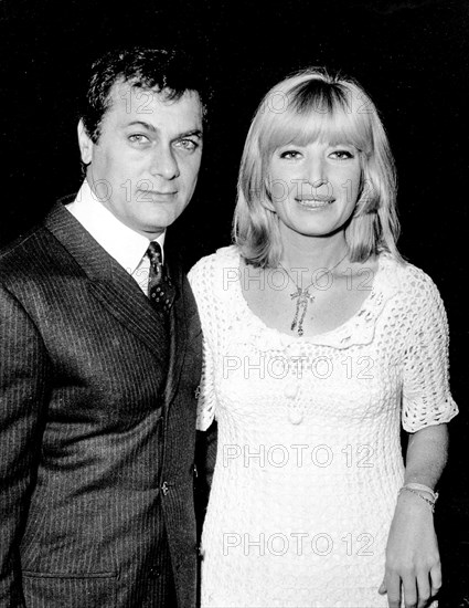 Tony Curtis and Monica Vitti.