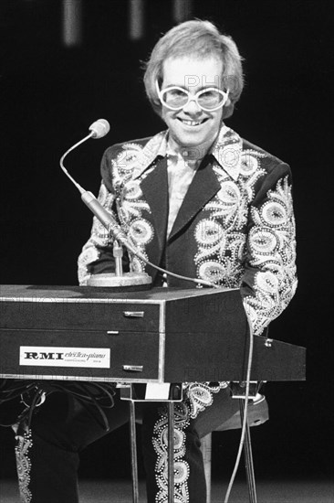 Elton john, 1975