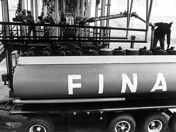 Refueling tanker fina, bertonico, italy, 70's