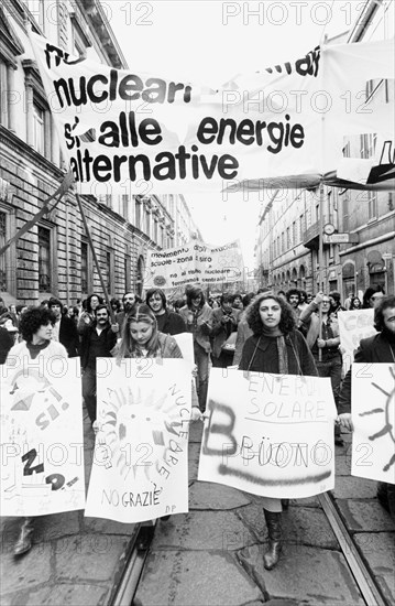 Anti-nuclear demonstration, milan 80's