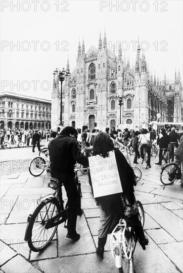 Anti-nuclear demonstration, milan 80's