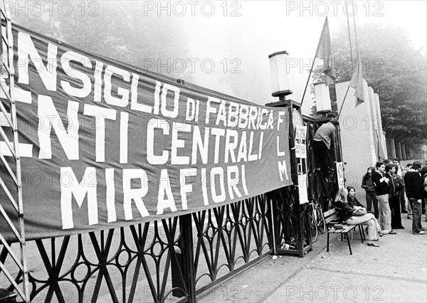 Picketing workers Fiat, Turin, Italy 80's