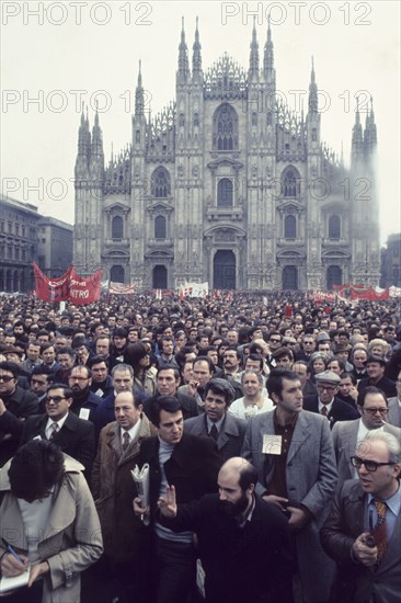 Trade union protest, duomo square, milan, 70's
