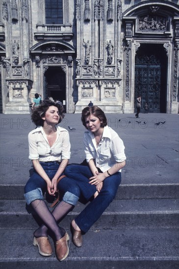 Young woman, milan duomo, 70's