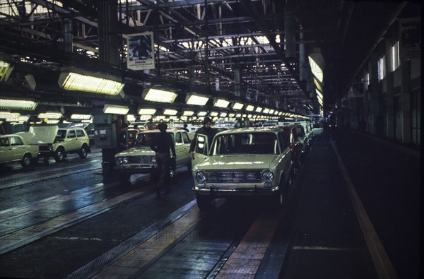Ussr, togliattigrad, vaz car industry, 80's