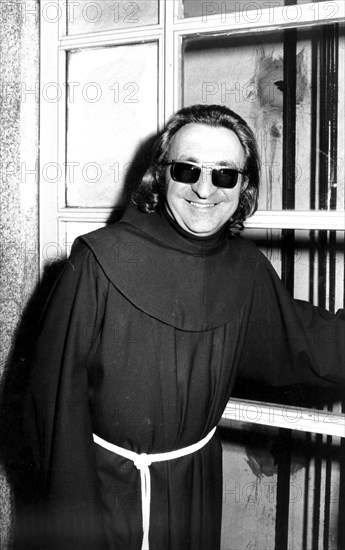 Padre eligio, 1976