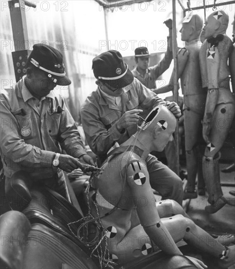 Crash test dummies, japanese car industry, 70's