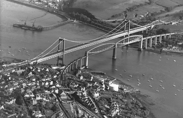 Uk, devon, plymouth, tamar  bridge, 1981