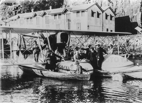 Francesco de pinedo and ernesto campanelli with gennariello, 1925