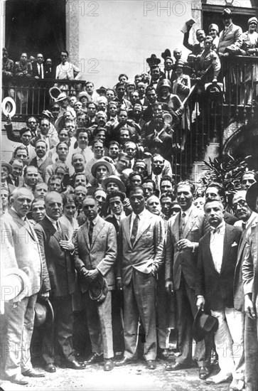 The pilot Francesco De Pinedo with a group of Italians of America, New York 1927