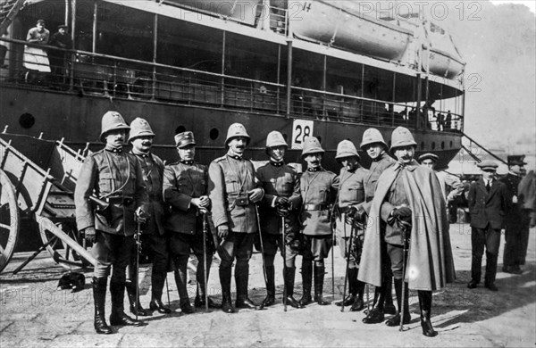 Italian aviators leaving for Libya, 1911