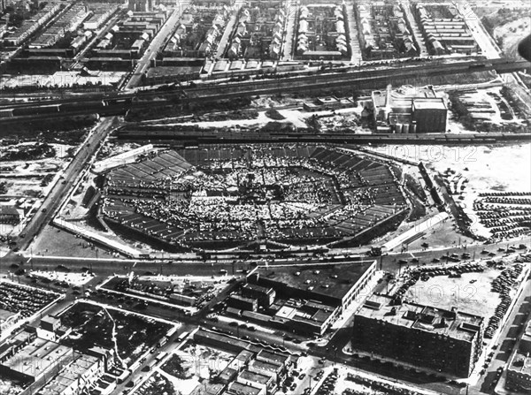 An aerial view of the stadium Soldier Field in Chicago during the party to welcome the riders Atlantic Italo Balbo, 1933