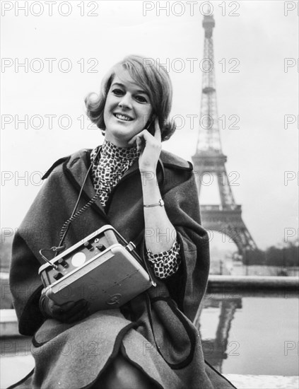 Audio guide, tour Eiffel, Paris, France.1964