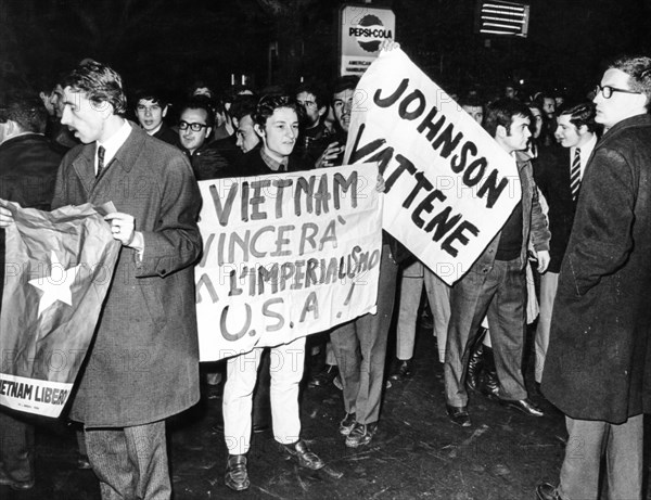 Demonstration against the war in Vietnam, Rome 1968