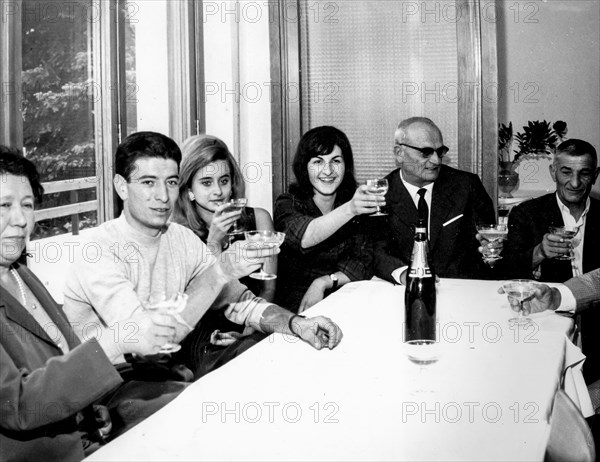 Cycling, felice gimondi with  family, 1967