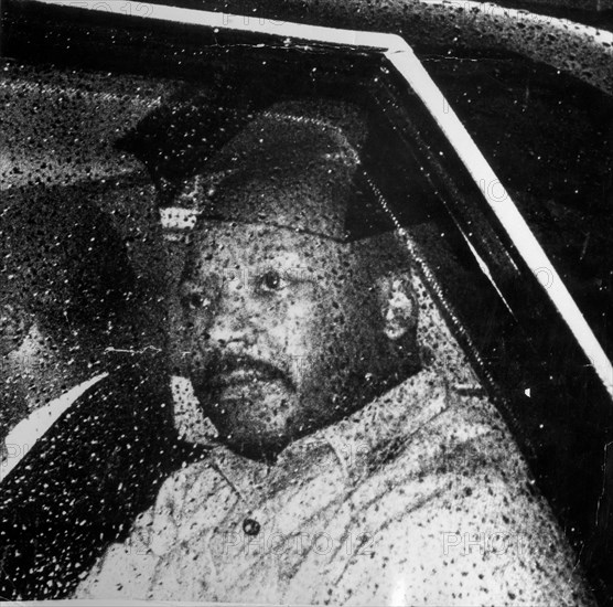 Martin luther king, arrested by police at birmingham airport, 1963