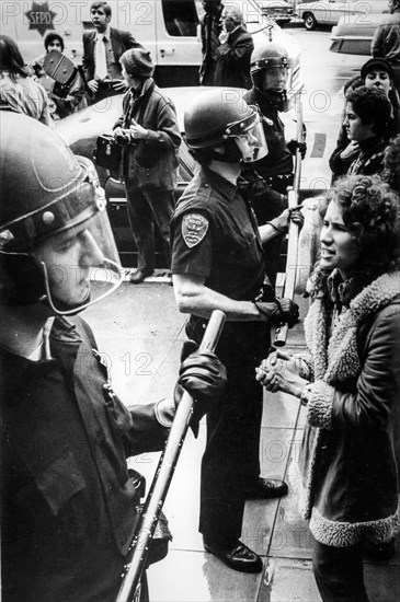 San francisco, feminist demonstration outside the governor's palace