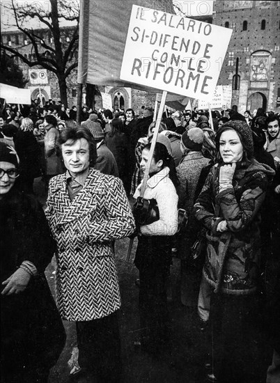 Hospital workers in demonstration in Milan