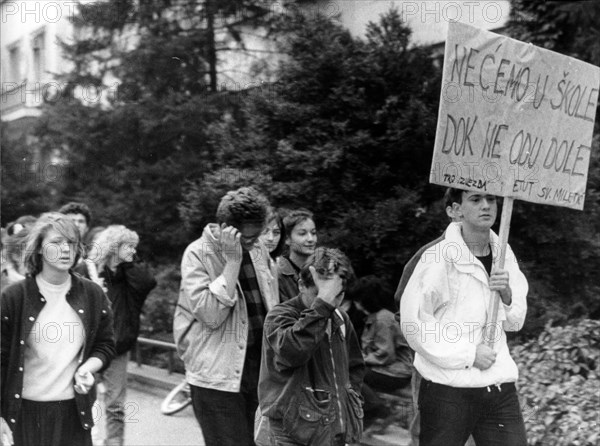 The yogurt revolution, anti-bureaucratic revolution, novi sad, 1988