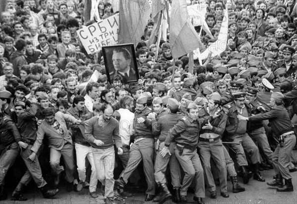 The yogurt revolution, anti-bureaucratic revolution, novi sad, 1988