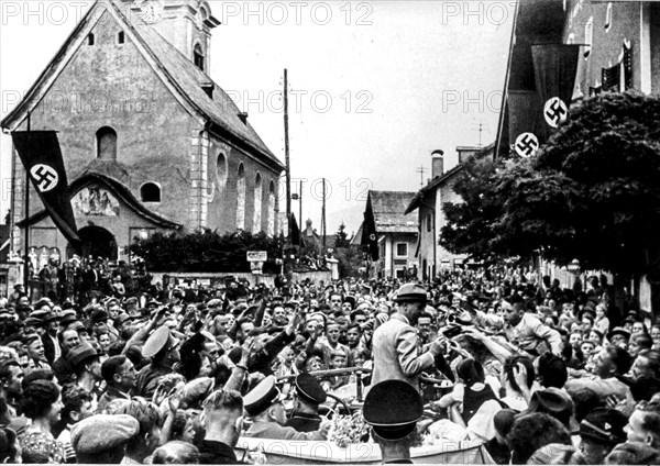 Joseph goebbels in the city crowd, linz, 1938