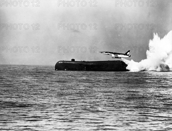 Regulus II cruise missile, launched from the submarine Greyback, pacific ocean, 50s