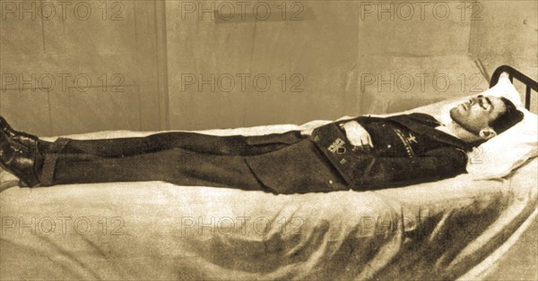 Amedeo di savoia aosta on his deathbed, nairobi, 1942