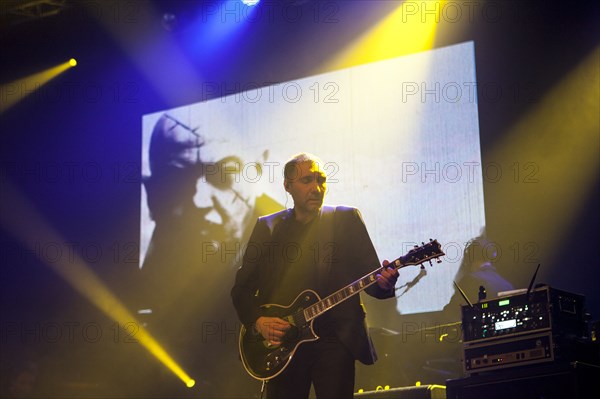 Luigi schiavone, enrico ruggeri in concert, milan 2014