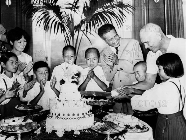 Yul brinner, charity party for children, kyoto, japan, 1962