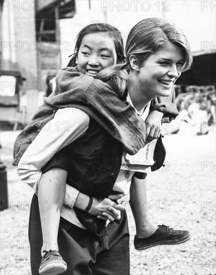 Candice bergen, taipei hsu hospital, taiwan, 1966