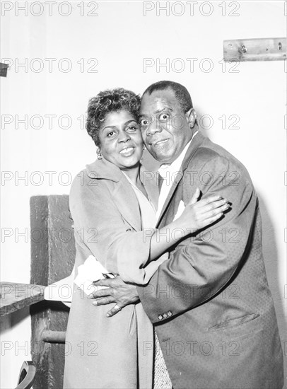 Louis armstrong and wife, 60s