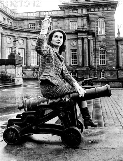 Jean simmons, blenheim palace, 1966