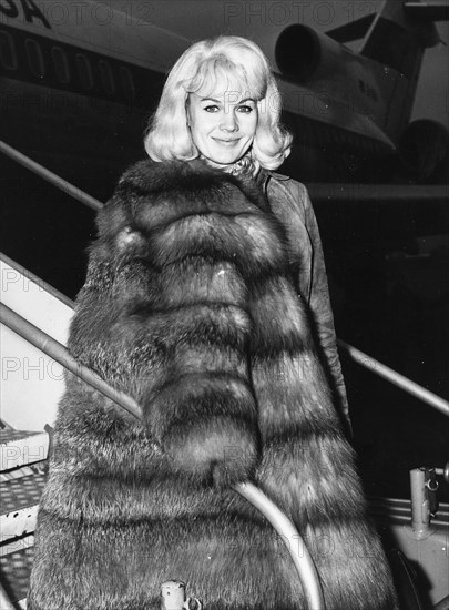 Carroll baker, 1966