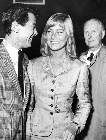 May britt, lionel blair, london airport, 1960