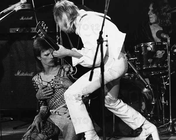 David bowie, mick ronson, marquee club, london 1970