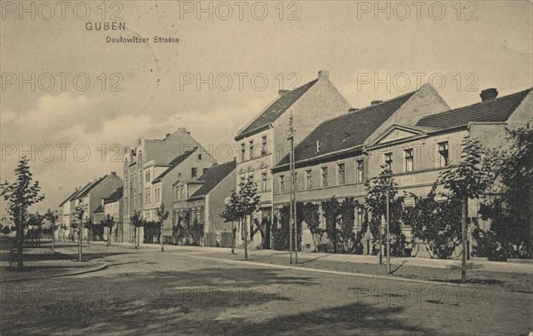 Deulowitzer Straße in Guben, in the district of Spree-Neiße in Lower Lusatia, Brandenburg, Germany, view from about 1910, digital reproduction of a public domain postcard.