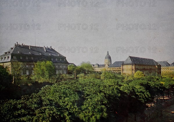 The Deutschordenspalais and the Electoral Palace in Mainz in 1910, Rhineland-Palatinate, Germany, photograph, digitally restored reproduction of an original artwork from the early 20th century, exact original date not known.