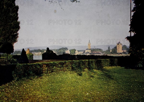 View of Eltville from Eltviller Aue in 1910, Hesse, Germany, photograph, digitally restored reproduction of an original artwork from the early 20th century, exact original date not known.