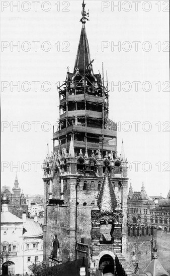 Restoration of the Spasskaya Tower in 1912