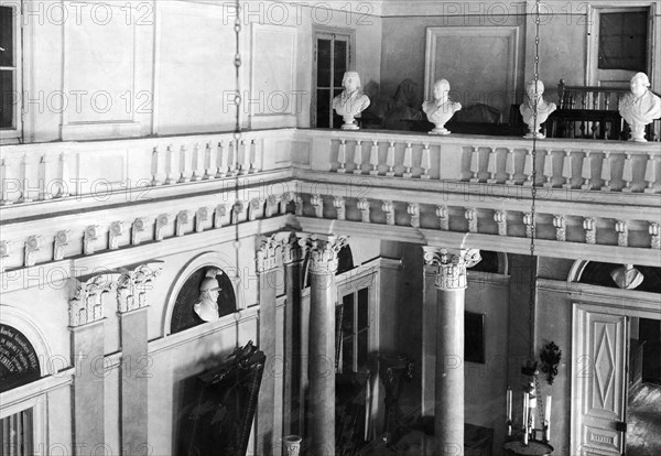 Portrait gallery of the Apraksin family in Olgovo