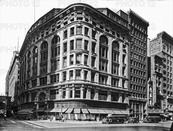 Saks-Herald Square Dept. Store