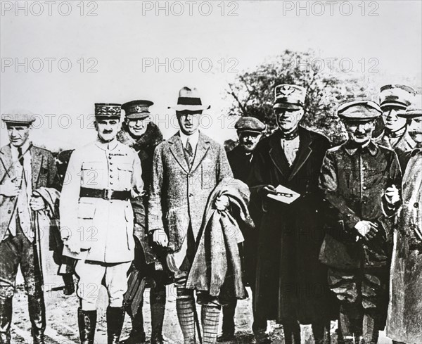 World war 1 groups og generals and leaders from various countries posed for photograph.