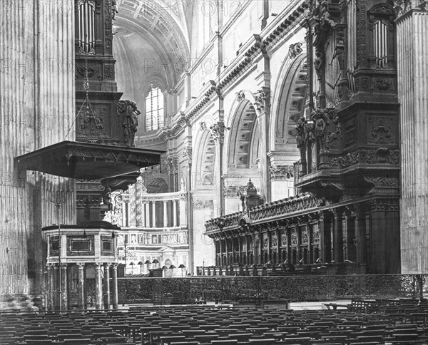 The Choir, St Pauls Cathedral, London.