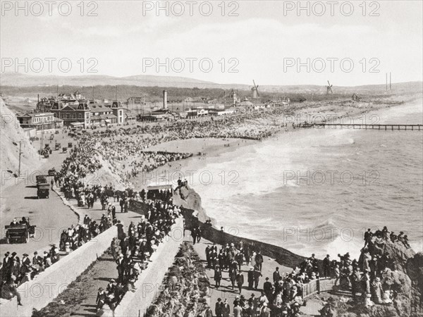 The Cliff House restaurant and Ocean beach.